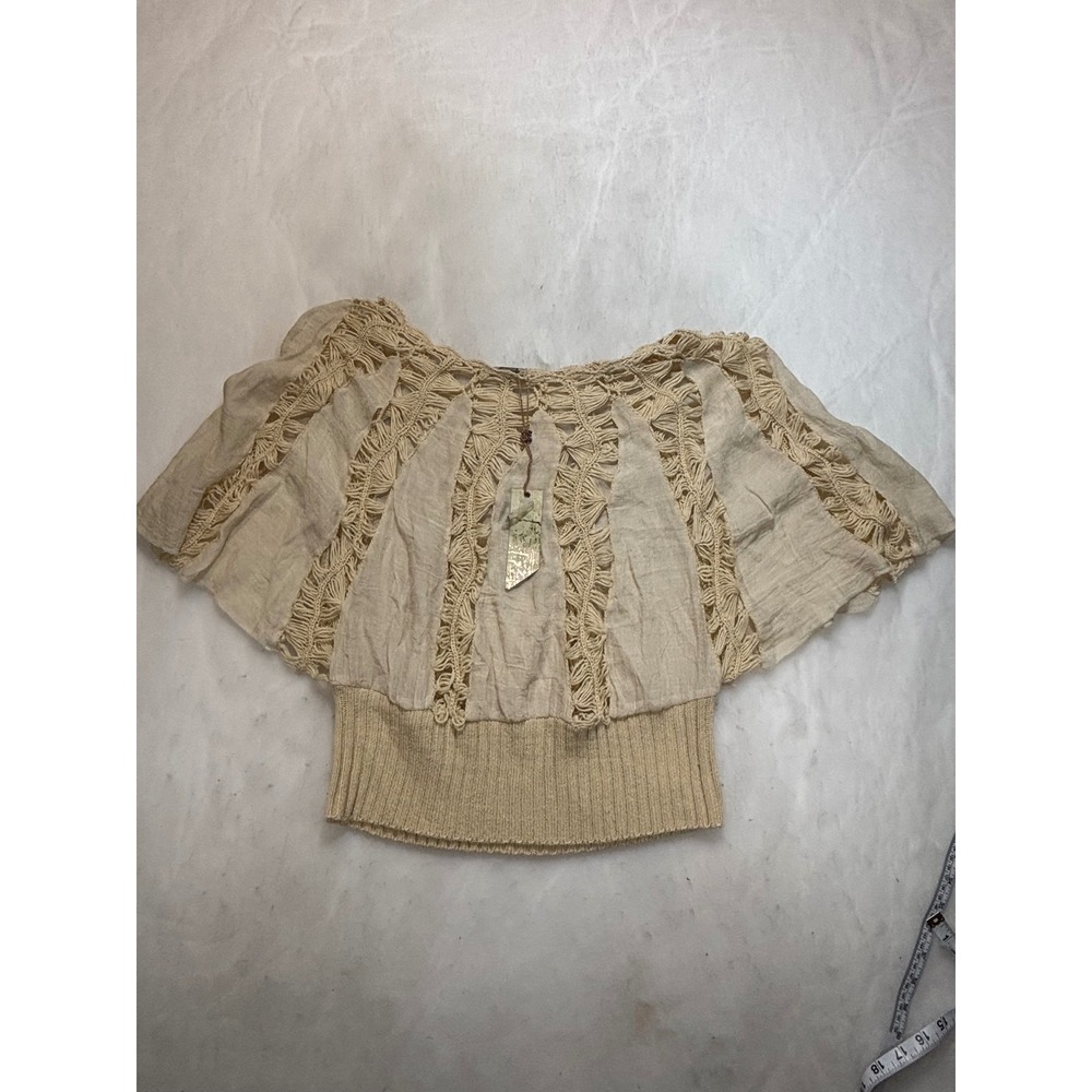 Gimmick by BKE Women's Beige Crochet Butterfly Sleeve Sweater Top Size‎ Medium
